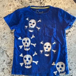 Mini Boden short sleeve skull appliqué tee size 6/7Y